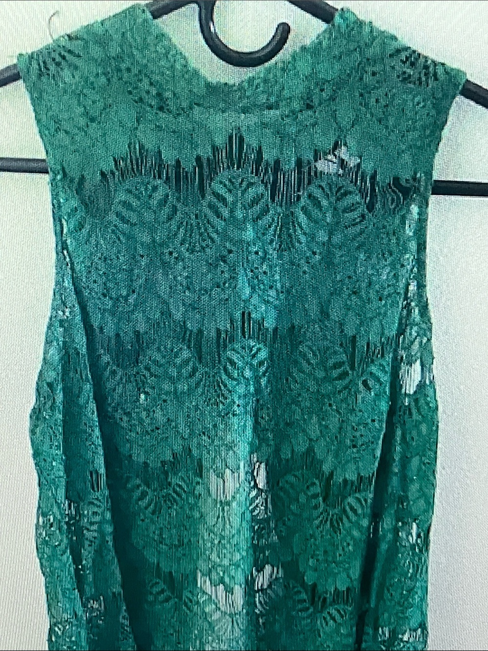 Sleeveless Emerald Green Lace Shell Top
